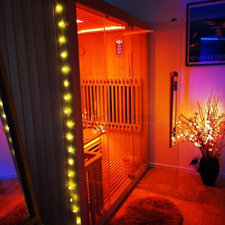Spabyelleetlui Spa Rouge Ou Bleu Mouscron Bagian luar foto