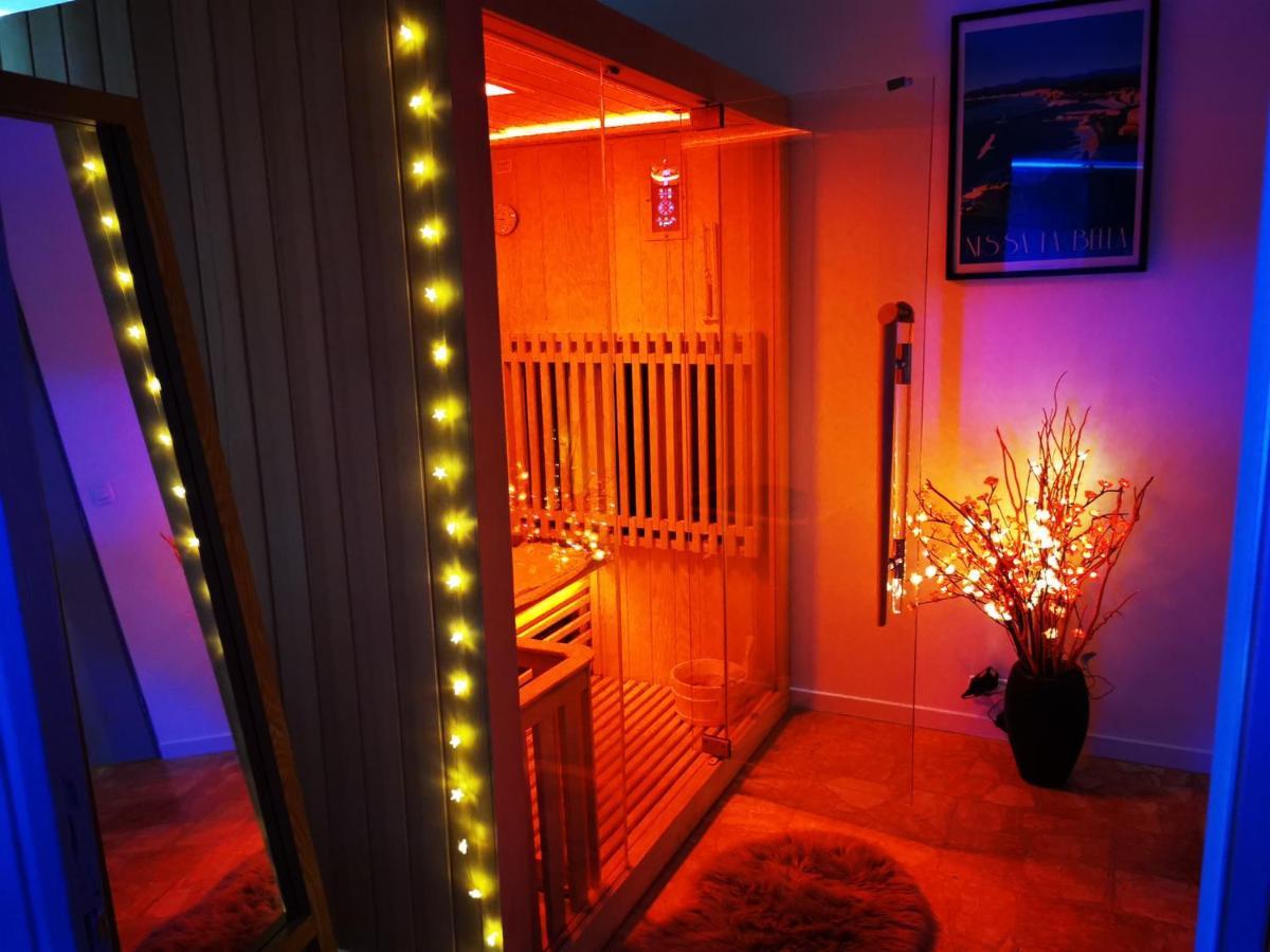 Spabyelleetlui Spa Rouge Ou Bleu Mouscron Bagian luar foto