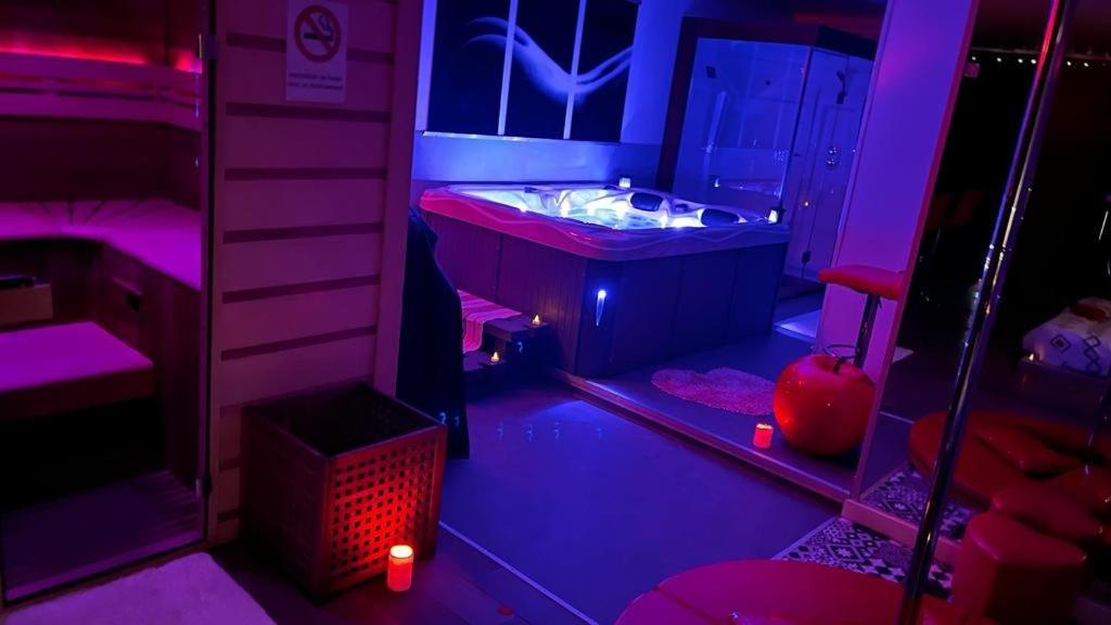 Spabyelleetlui Spa Rouge Ou Bleu Mouscron Bagian luar foto